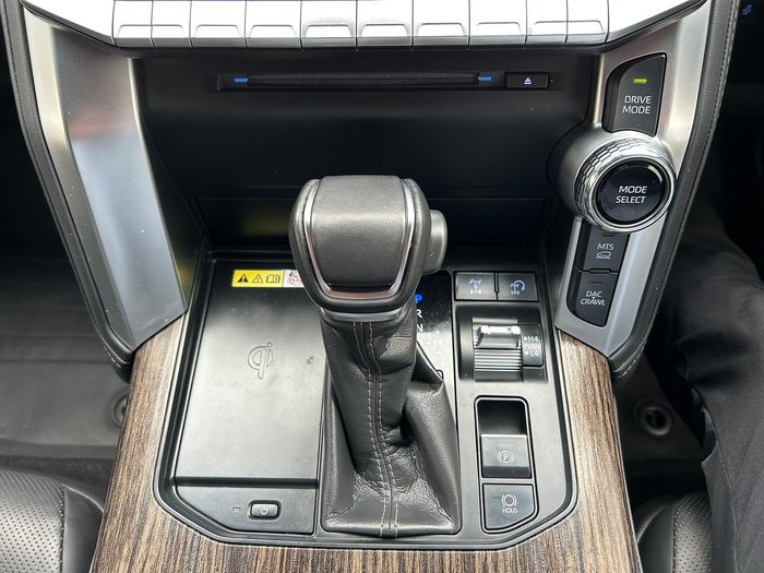 2023 Toyota Landcruiser VX FJA300R 4X4 Dual Range Silver Pearl
