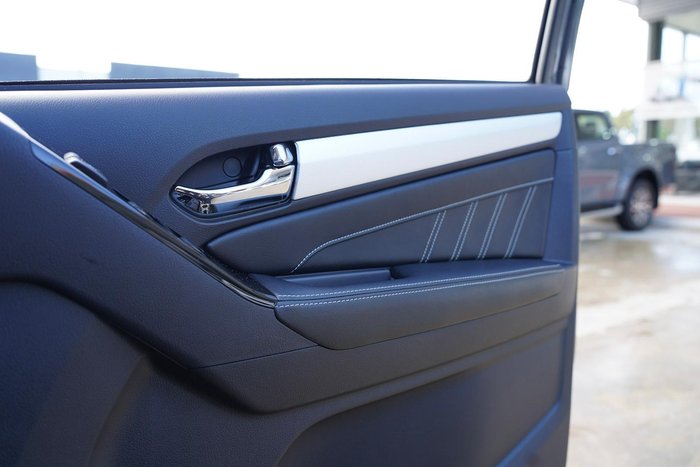 2017 Isuzu MU-X LS-T