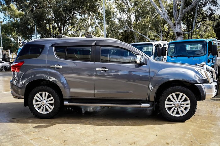 2017 Isuzu MU-X LS-T