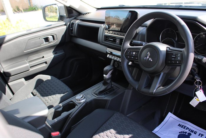 2025 Mitsubishi Triton GLX