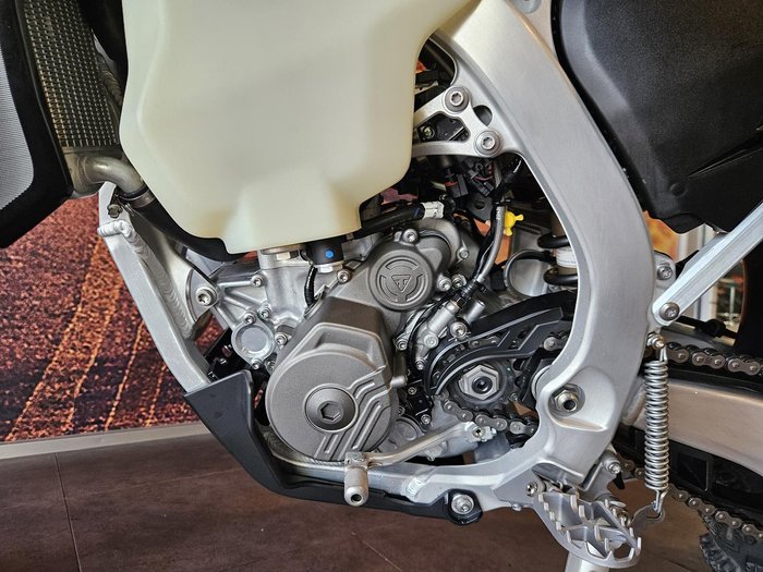2025 Triumph TF 250-E Off Road White