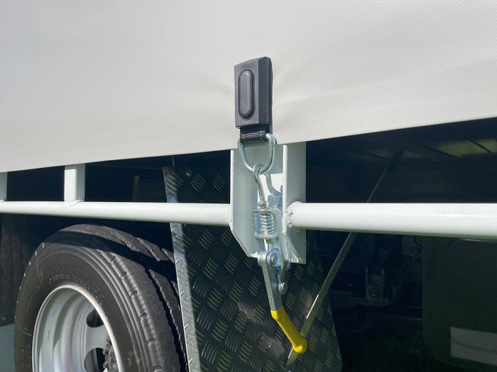 2025 Fuso Fighter 1224 WHITE