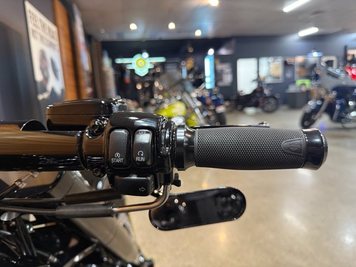 2014 Harley-davidson VRSCF MUSCLE Black