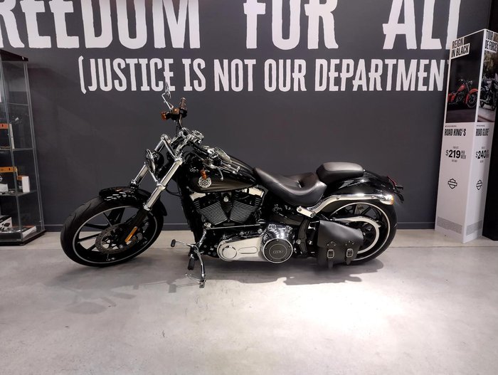 2015 Harley-Davidson Breakout 103 (FXSB) Softail Black