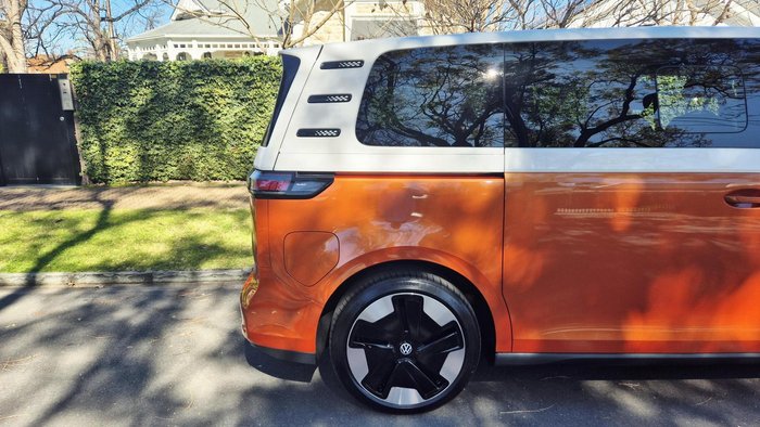 2025 Volkswagen ID. Buzz Pro BEV560