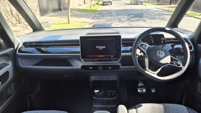 2025 Volkswagen ID. Buzz Pro BEV560