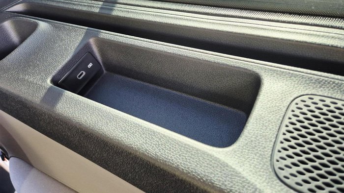 2025 Volkswagen ID. Buzz Pro BEV560