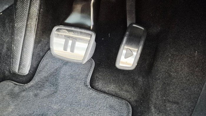 2025 Volkswagen ID. Buzz Pro BEV560