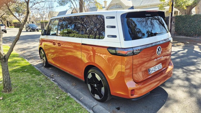 2025 Volkswagen ID. Buzz Pro BEV560