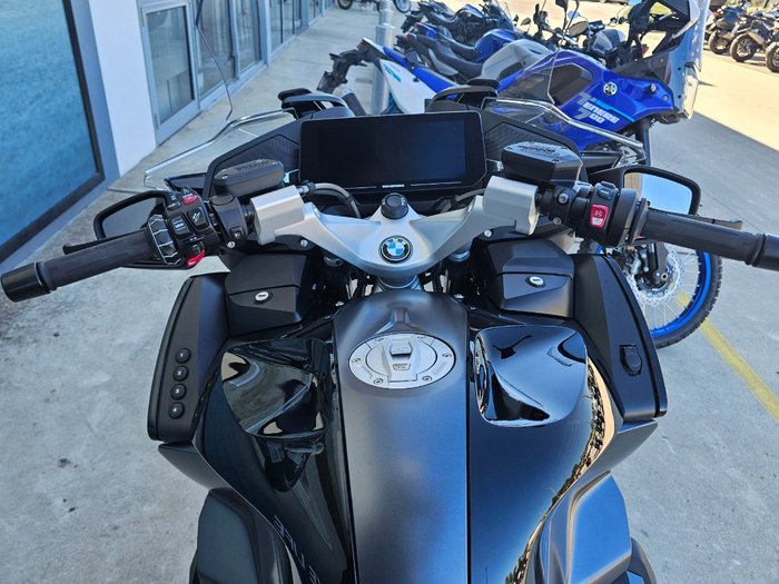 2022 BMW Motorrad R 1250 RT TRIPLE BLACK ROAD TOURING Black