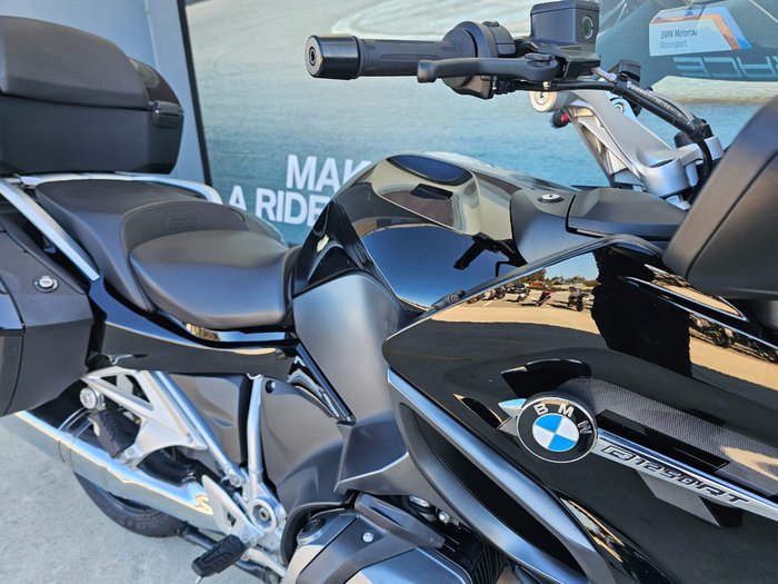 2022 BMW Motorrad R 1250 RT TRIPLE BLACK ROAD TOURING Black