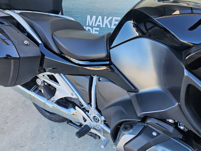 2022 BMW Motorrad R 1250 RT TRIPLE BLACK ROAD TOURING Black