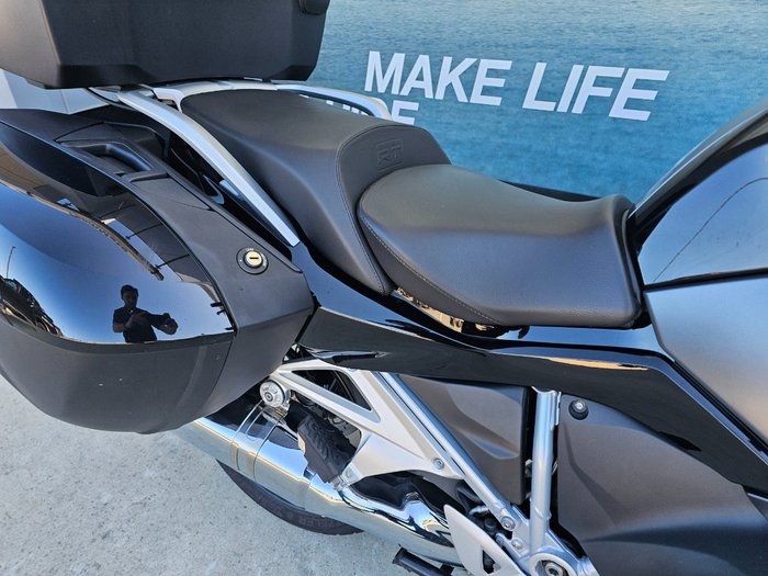 2022 BMW Motorrad R 1250 RT TRIPLE BLACK ROAD TOURING Black