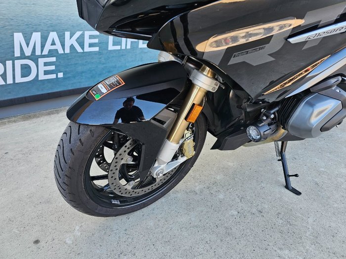 2022 BMW Motorrad R 1250 RT TRIPLE BLACK ROAD TOURING Black