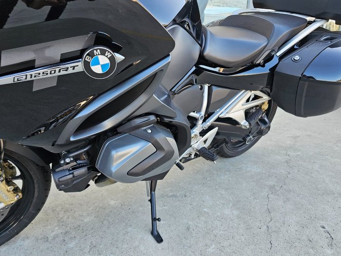2022 BMW Motorrad R 1250 RT TRIPLE BLACK ROAD TOURING Black