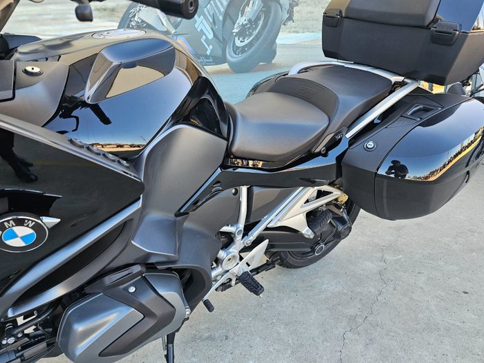 2022 BMW Motorrad R 1250 RT TRIPLE BLACK ROAD TOURING Black