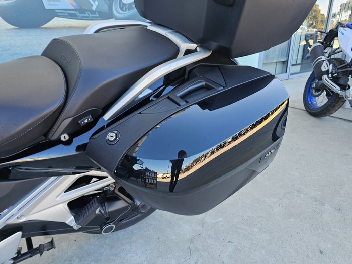 2022 BMW Motorrad R 1250 RT TRIPLE BLACK ROAD TOURING Black
