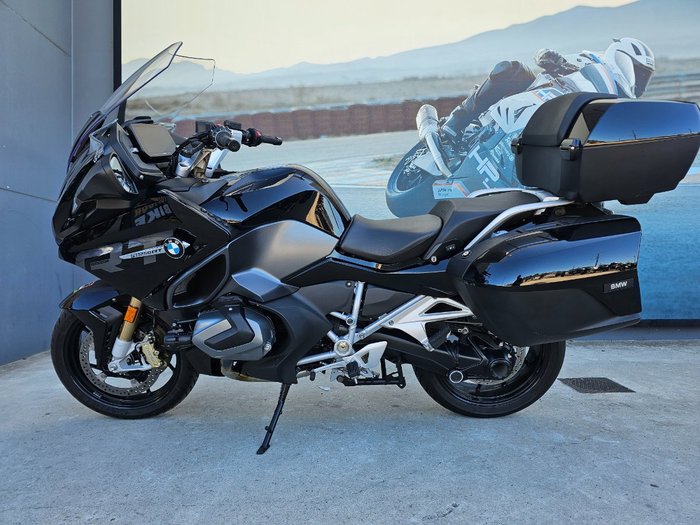 2022 BMW Motorrad R 1250 RT TRIPLE BLACK ROAD TOURING Black