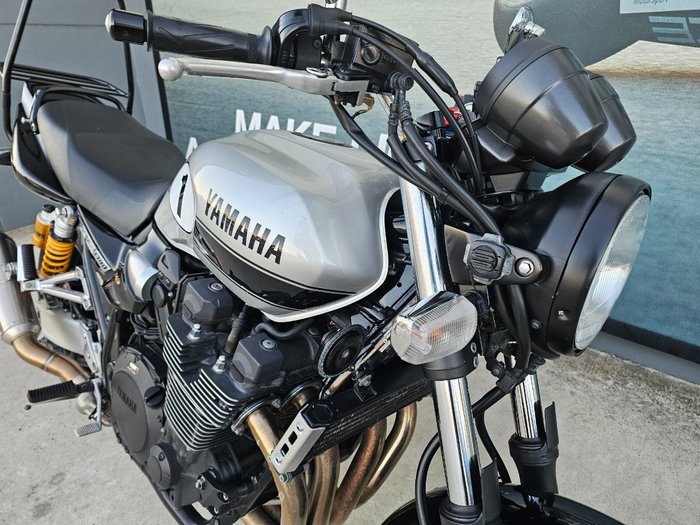 2016 Yamaha XJR1300 Silver