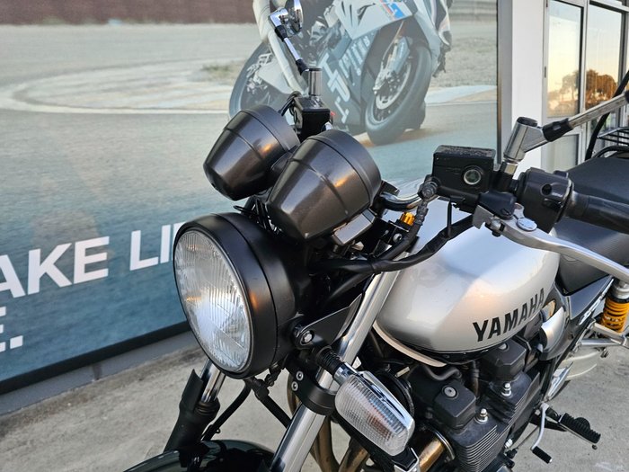2016 Yamaha XJR1300 Silver