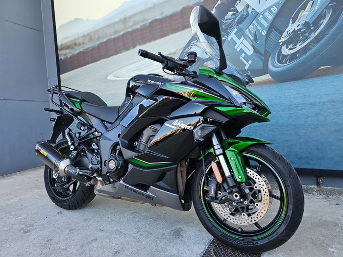 2022 Kawasaki Z1000 Green