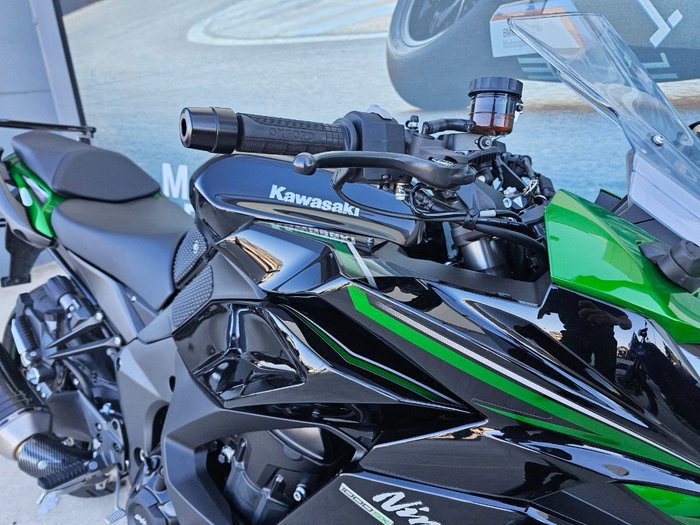 2022 Kawasaki Z1000 Green