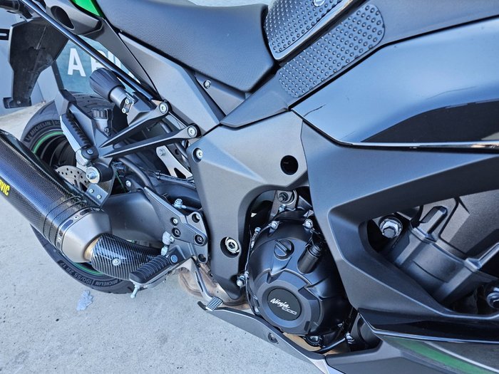 2022 Kawasaki Z1000 Green