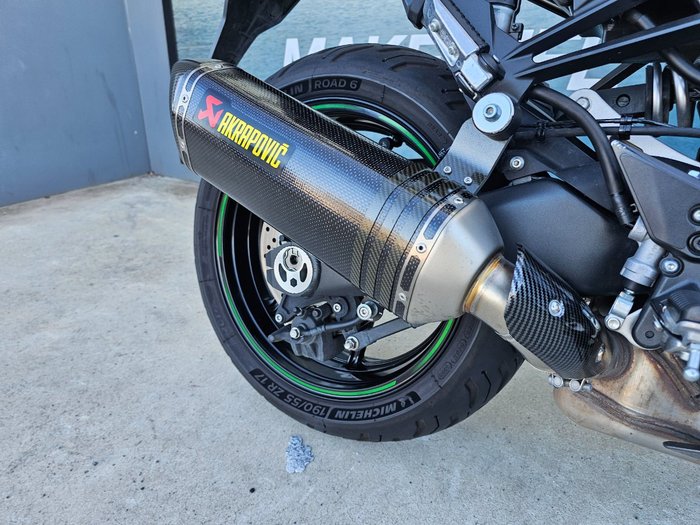 2022 Kawasaki Z1000 Green