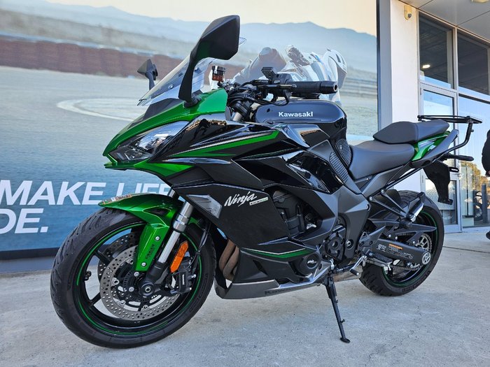 2022 Kawasaki Z1000 Green