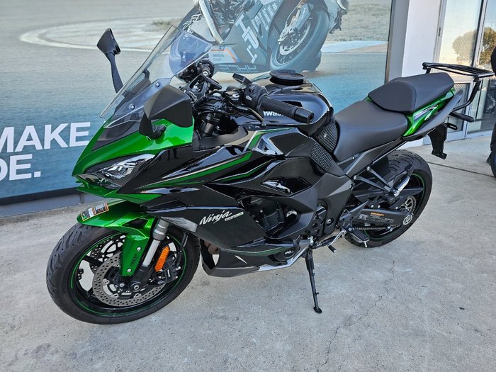 2022 Kawasaki Z1000 Green