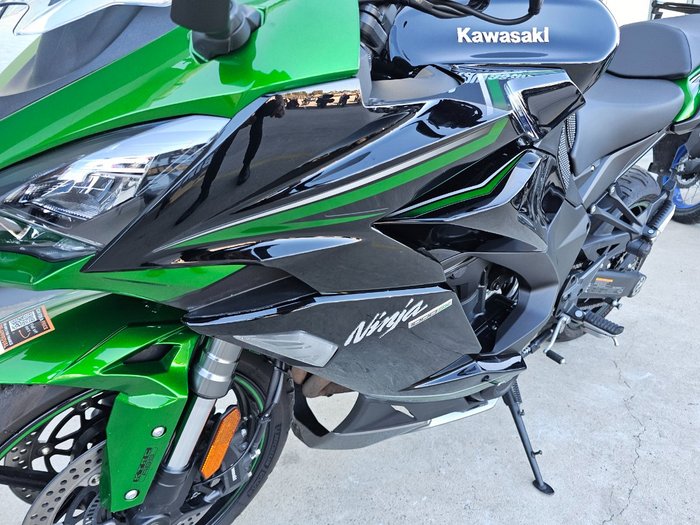 2022 Kawasaki Z1000 Green