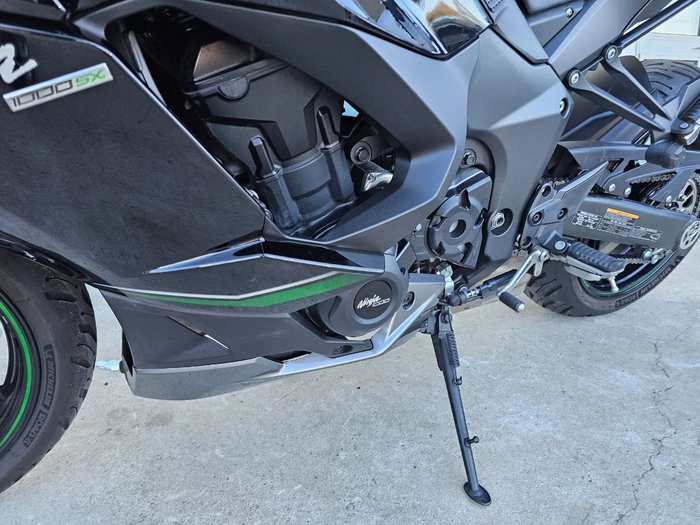 2022 Kawasaki Z1000 Green