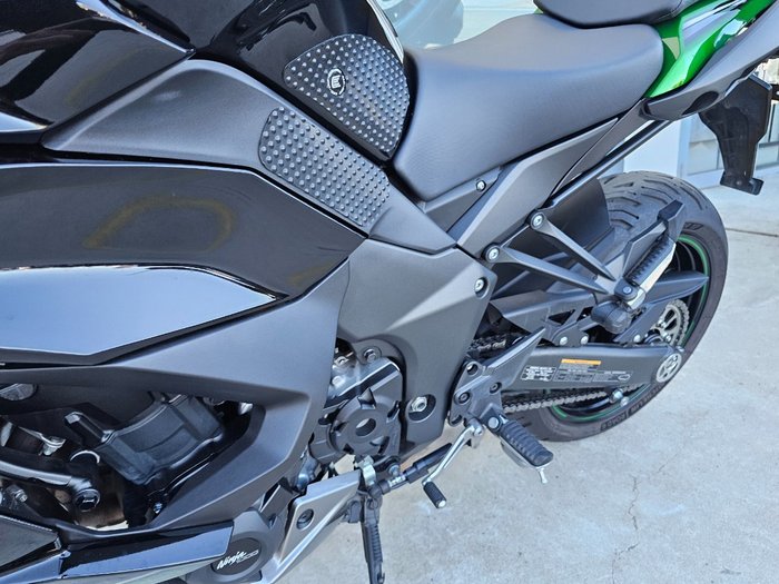 2022 Kawasaki Z1000 Green