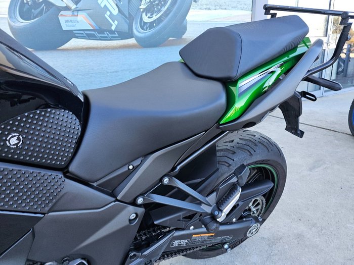 2022 Kawasaki Z1000 Green