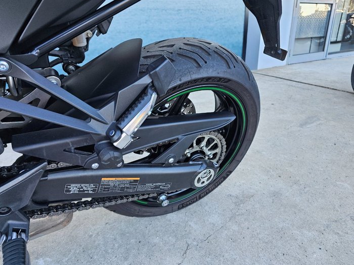 2022 Kawasaki Z1000 Green