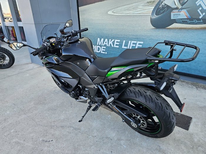 2022 Kawasaki Z1000 Green