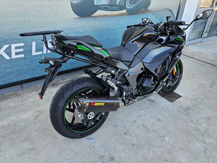2022 Kawasaki Z1000 Green