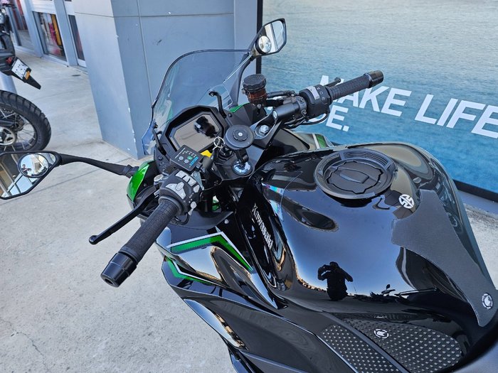 2022 Kawasaki Z1000 Green