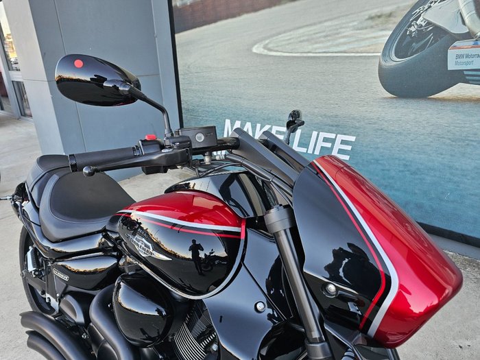2015 Suzuki VZR 1800 BOULEVARD (M109R) Black