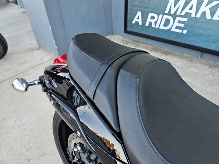 2015 Suzuki VZR 1800 BOULEVARD (M109R) Black