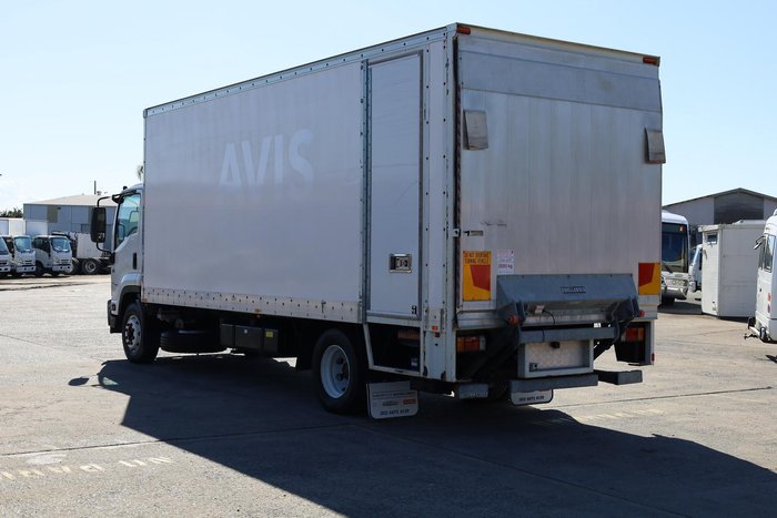 2016 Isuzu Fsr 120-240 10 Pallet Pantech White