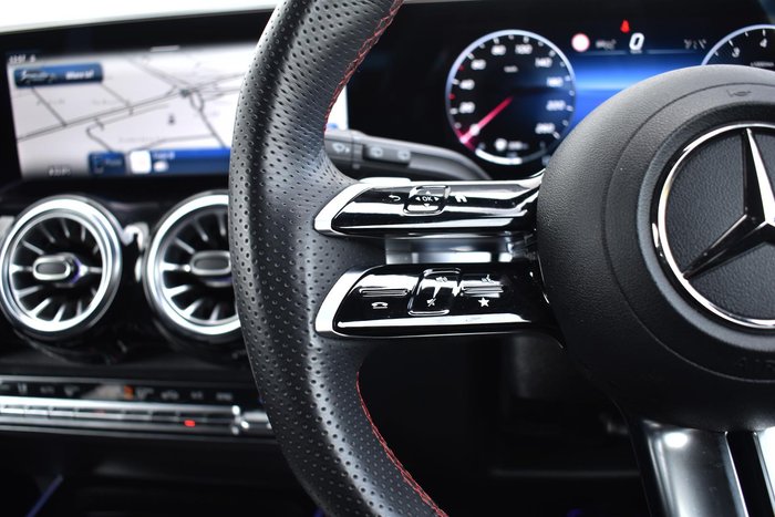 2024 Mercedes-Benz GLB-Class GLB200 X247 Digital White