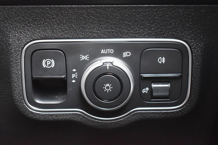 2024 Mercedes-Benz GLB-Class GLB200 X247 Digital White