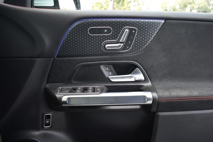 2024 Mercedes-Benz GLB-Class GLB200 X247 Digital White
