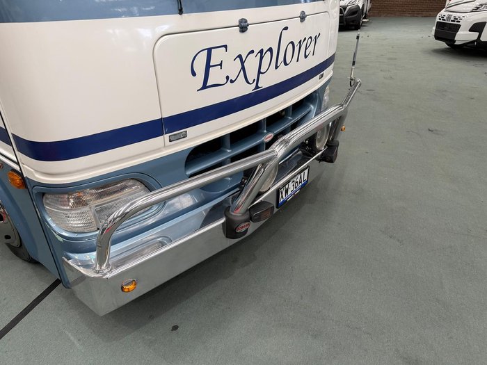 2004 Winnebago Explorer 2584