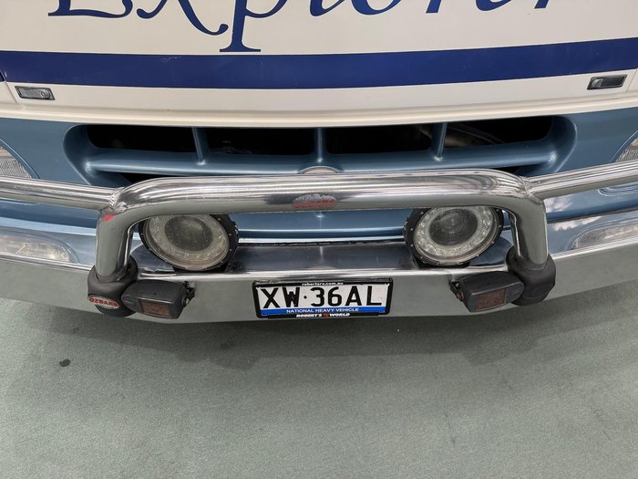 2004 Winnebago Explorer 2584