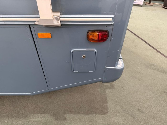 2004 Winnebago Explorer 2584