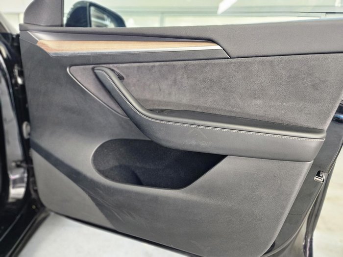 2023 Tesla Model Y Rear-Wheel Drive Black