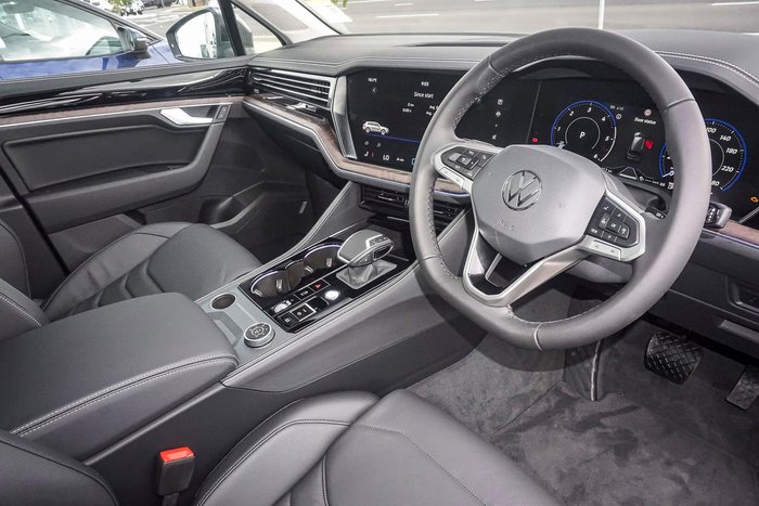 2025 Volkswagen Touareg 170TDI