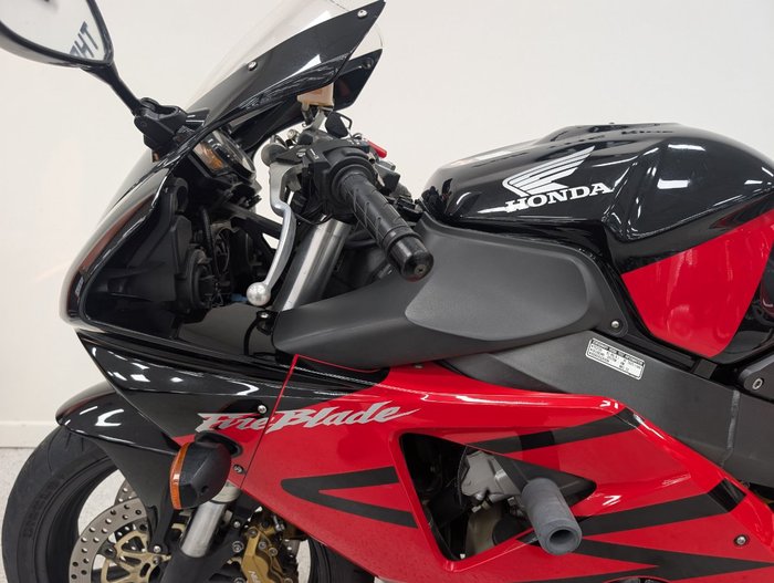 2003 Honda CBR954RR Red